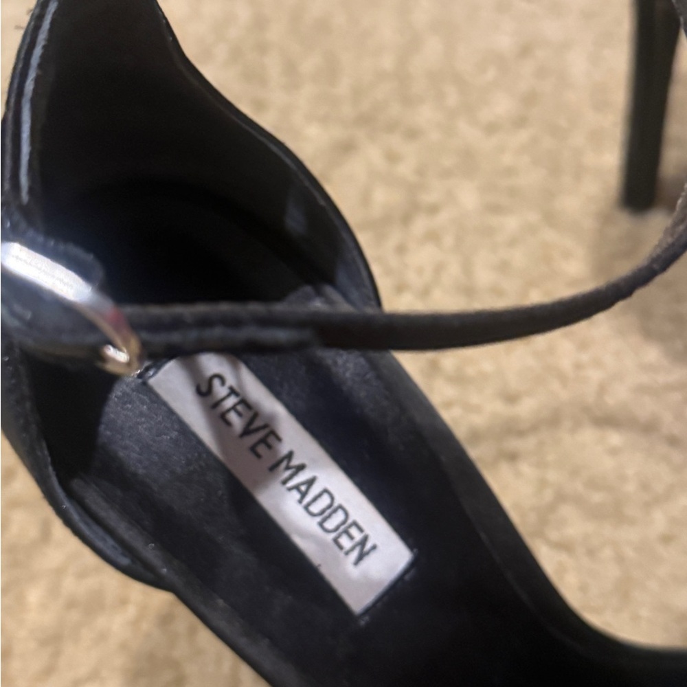 Steve Madden Black Heels with Bow Accent Black Satin - Picture 5 of 6